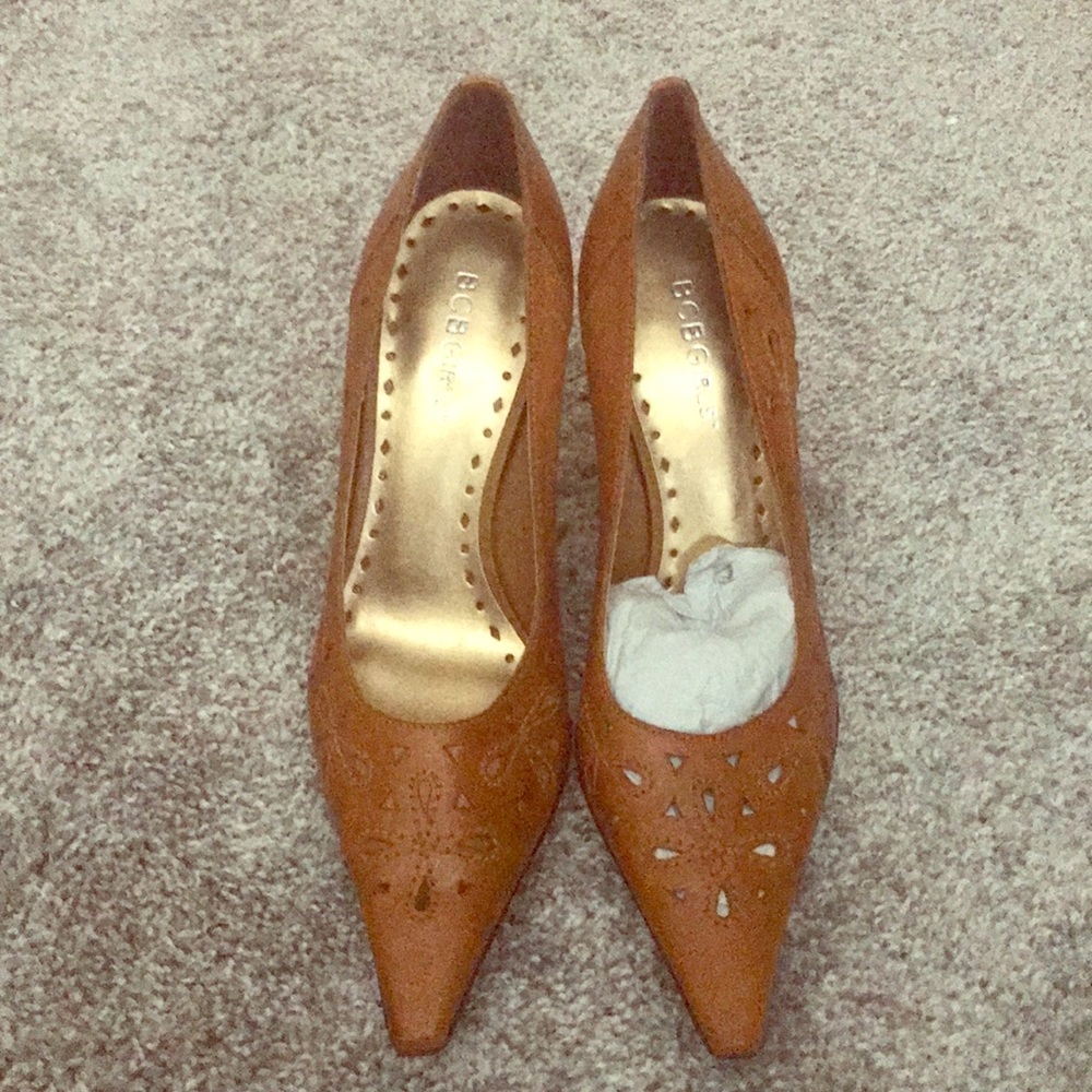 NEW BCBG Girls Tan Leather Heels Sz 7